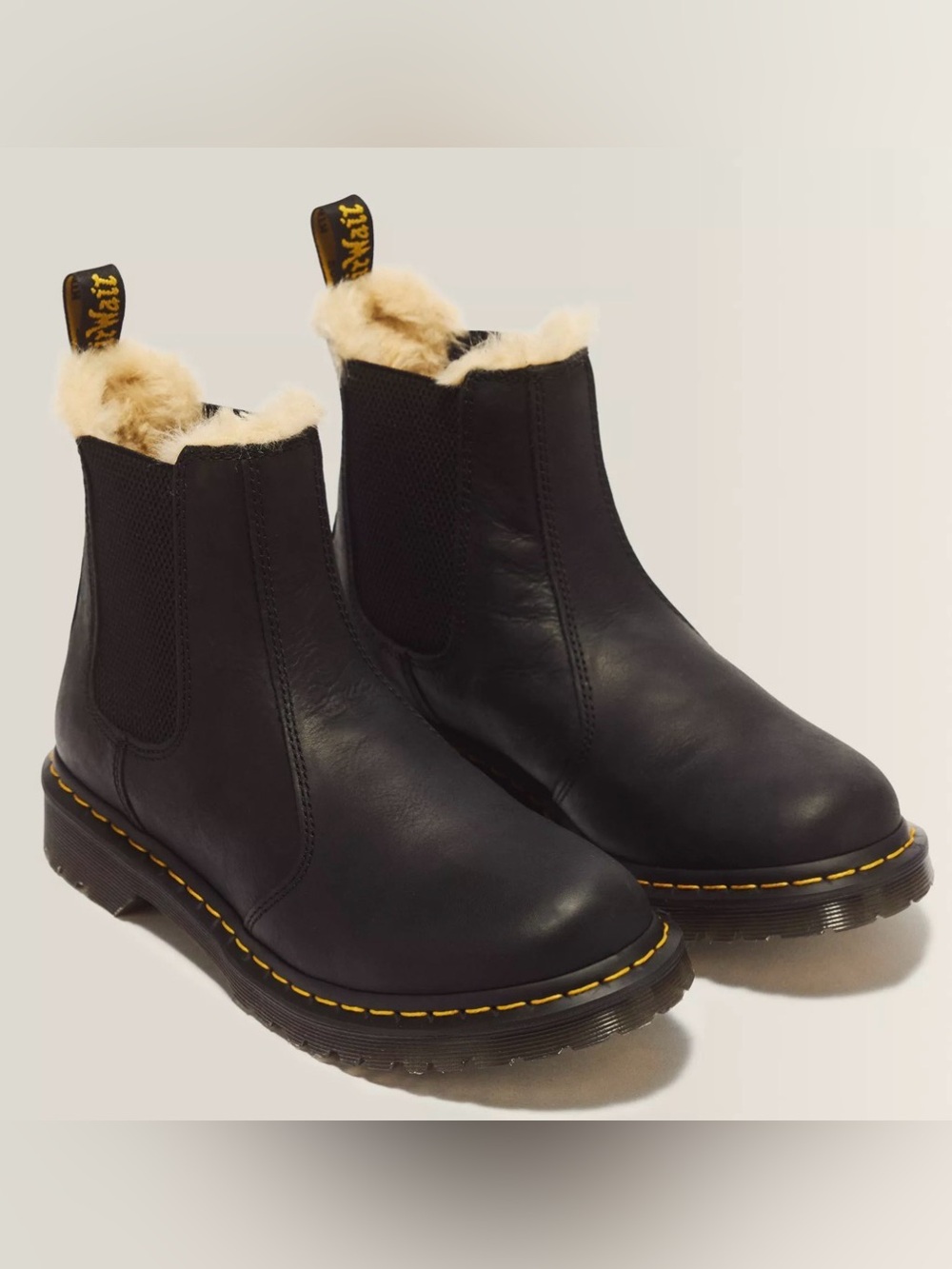 Dr. Martens /// 2976 WOMEN'S FAUX FUR LINED CHELSEA BOOTS - Size 8